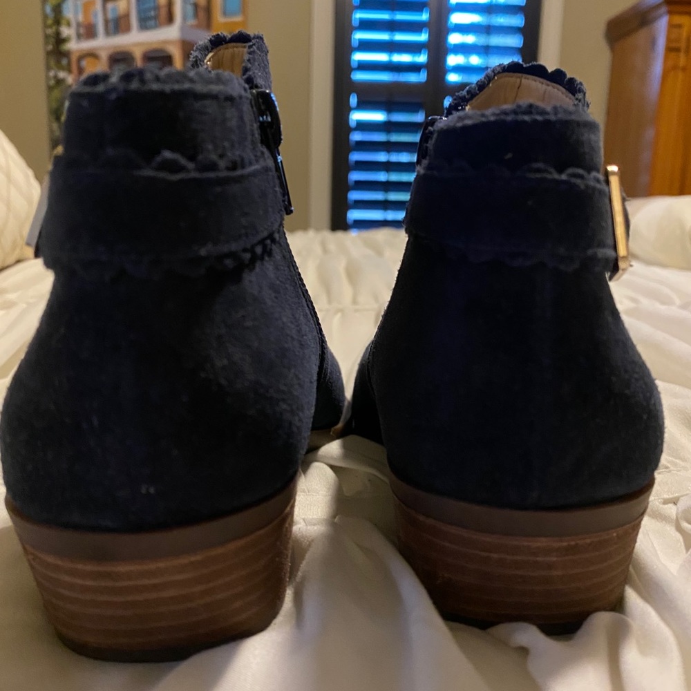 Blue booties. - Picture 6 of 6